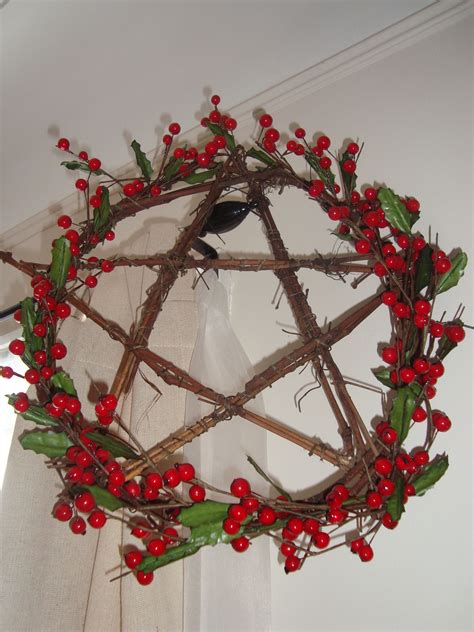 Wiccan yule wreaths for protection and warding off negative energy